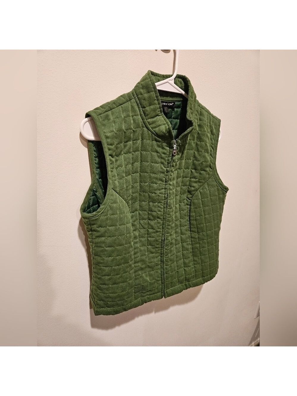 BRIGGS NEW YORK WOMEN'S GREEN QUILTED VEST